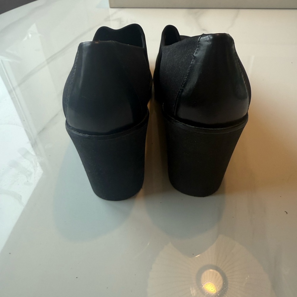 Donald J. Pliner Classic Black Loafers - Picture 4 of 6